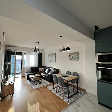 East Gate Living Flat *